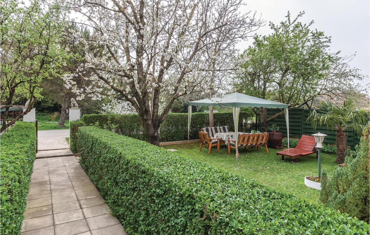 Nice Apartment In Pula With Wifi Exterior foto